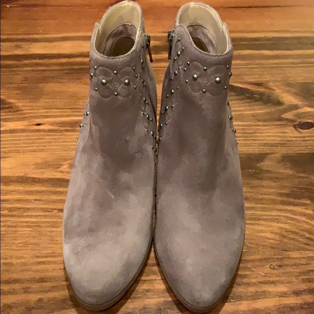 Cute ankle boots! WORN ONCE!